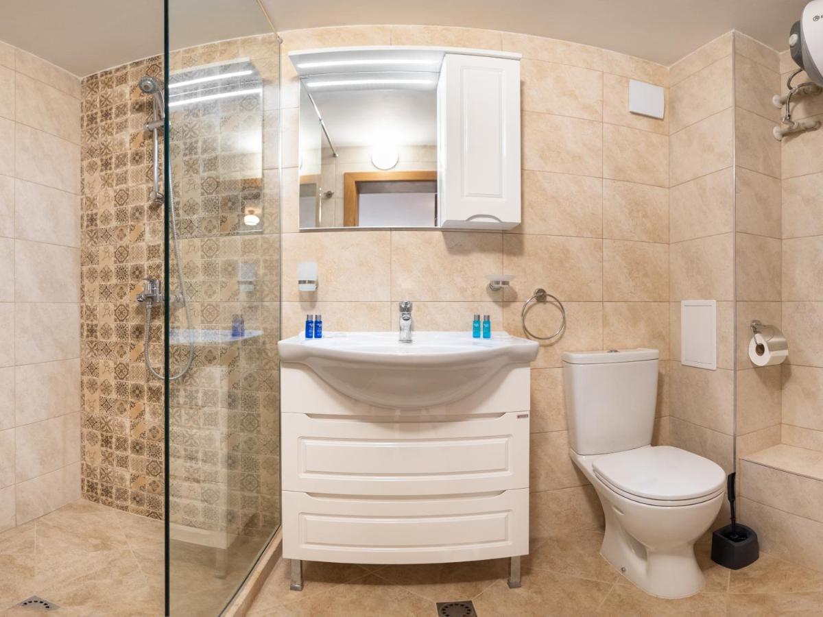 Deluxe And Central Garden Apartment Varna Exterior photo